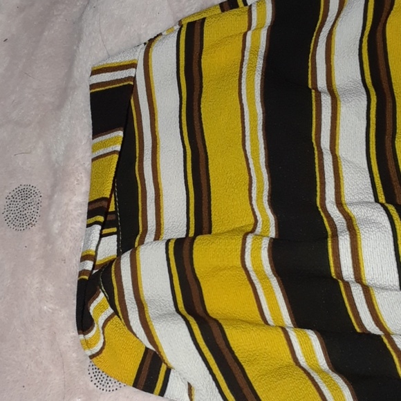 Blouse Crop Top. - Picture 4 of 5